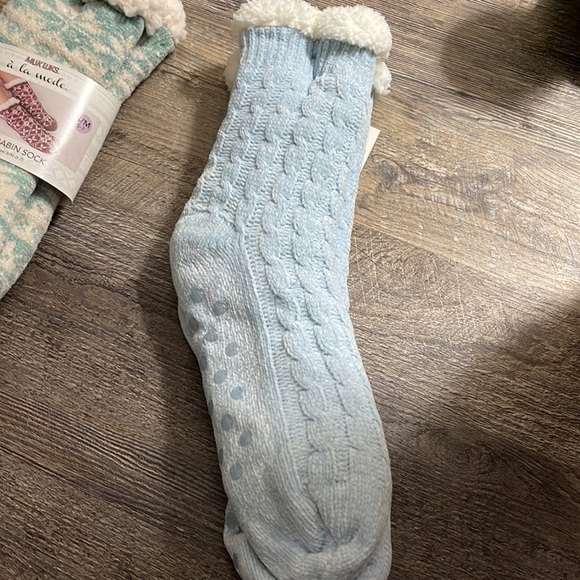 2 Socks - Picture 4 of 5